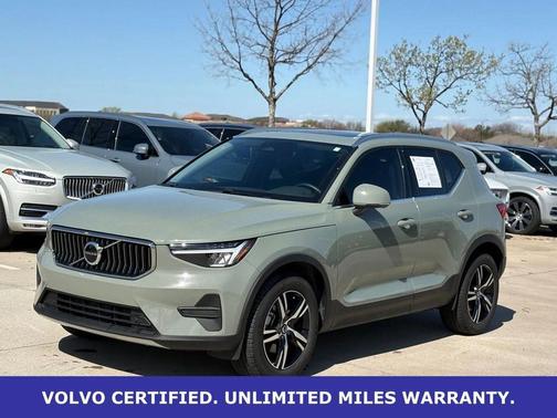 2025 Volvo XC40 B5 AWD