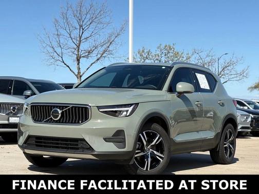 2025 Volvo XC40 B5 AWD