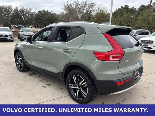 2025 Volvo XC40 B5 AWD