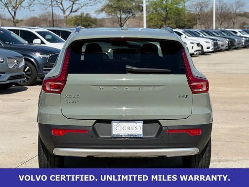 2025 Volvo XC40 B5 AWD