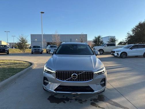 2023 Volvo XC60 B5 Plus Bright Theme