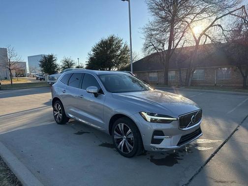 2023 Volvo XC60 B5 Plus Bright Theme