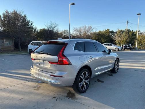 2023 Volvo XC60 B5 Plus Bright Theme