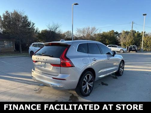 2023 Volvo XC60 B5 Plus Bright Theme