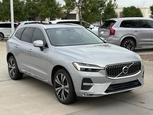2023 Volvo XC60 B5 Plus Bright Theme