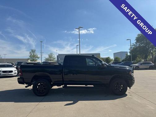 Diamond Black Crystal Pearlcoat 2024 RAM 2500 Big Horn Night Edition Safety Group