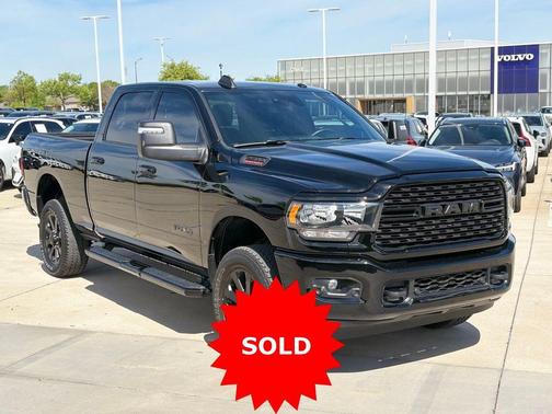 Diamond Black Crystal Pearlcoat 2024 RAM 2500 Big Horn Night Edition Safety Group