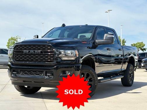 Diamond Black Crystal Pearlcoat 2024 RAM 2500 Big Horn Night Edition Safety Group