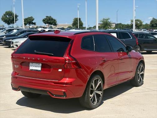 2022 Volvo XC60 Recharge Plug-In Hybrid T8 R-Design