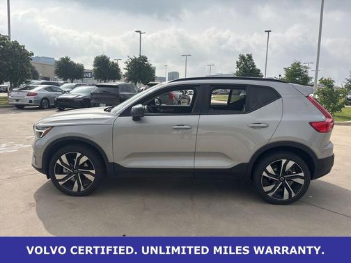 Silver Dawn Metallic 2023 Volvo XC40 B5 Plus Dark Theme