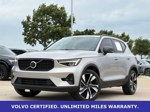 Silver Dawn Metallic 2023 Volvo XC40 B5 Plus Dark Theme