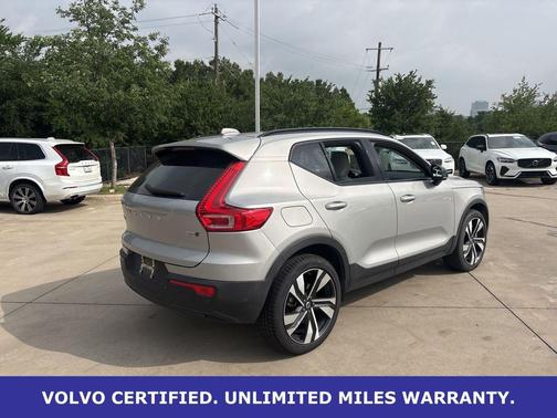 Silver Dawn Metallic 2023 Volvo XC40 B5 Plus Dark Theme