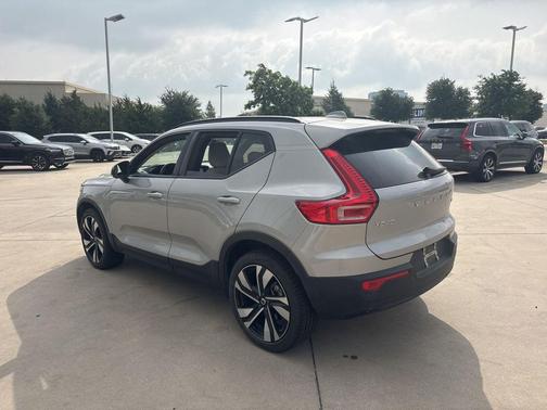 Silver 2023 Volvo XC40 B5 Plus Dark Theme