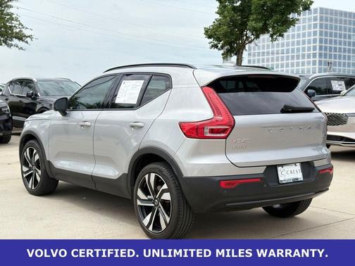 Silver Dawn Metallic 2023 Volvo XC40 B5 Plus Dark Theme