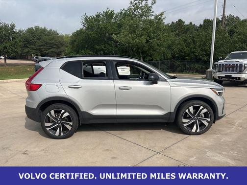 Silver Dawn Metallic 2023 Volvo XC40 B5 Plus Dark Theme