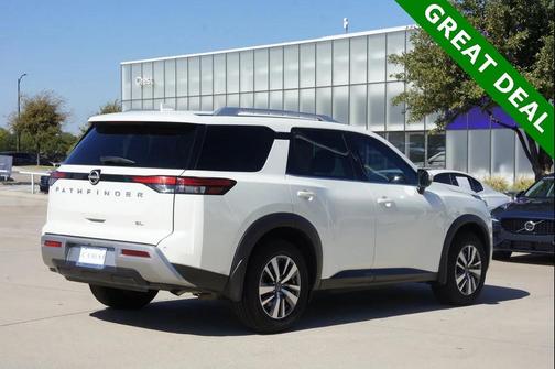 2022 Nissan Pathfinder SL