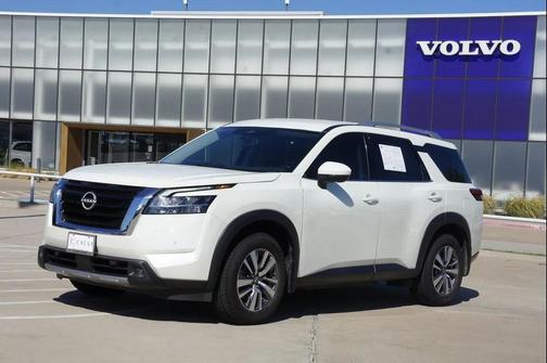 2022 Nissan Pathfinder SL