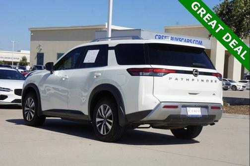 2022 Nissan Pathfinder SL