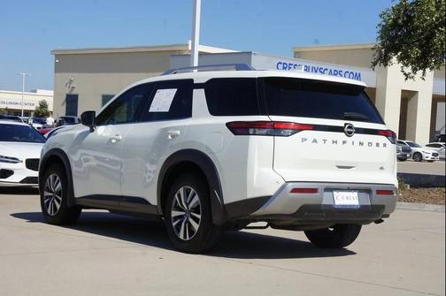 2022 Nissan Pathfinder SL