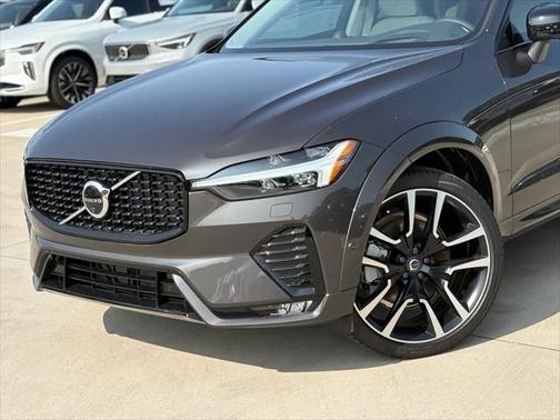 2025 Volvo XC60 B5 Ultra