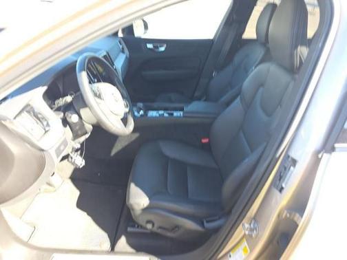 Bright Dusk Metallic 2025 Volvo XC60 B5 Plus