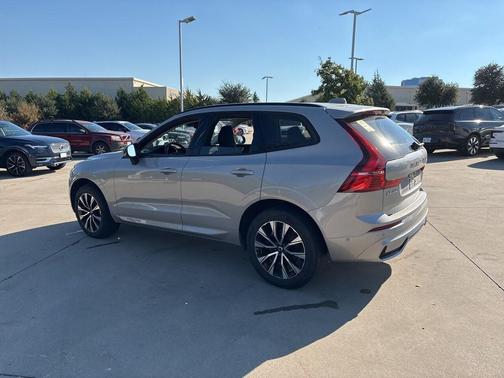 2025 Volvo XC60 B5 Plus