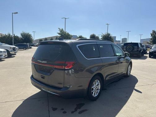 Granite Crystal Metallic Clearcoat 2022 Chrysler Pacifica Touring L