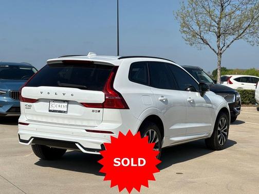 Crystal White Metallic 2024 Volvo XC60 B5 AWD