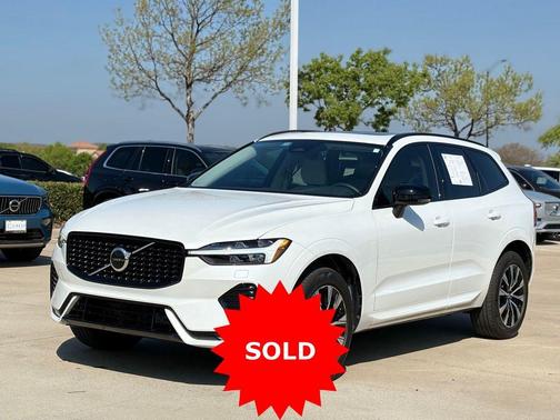 Crystal White Metallic 2024 Volvo XC60 B5 AWD
