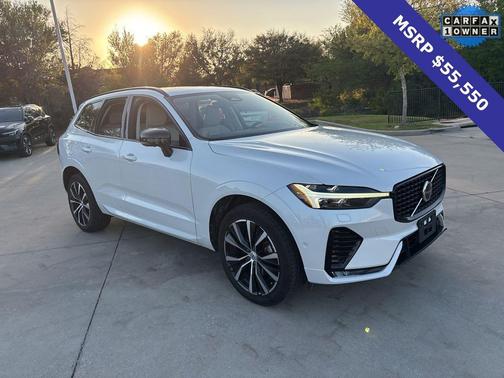 Crystal White Metallic 2023 Volvo XC60 B5 Plus Dark Theme
