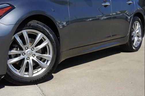 2019 INFINITI Q70 3.7 LUXE