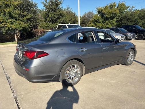 2019 INFINITI Q70 3.7 LUXE