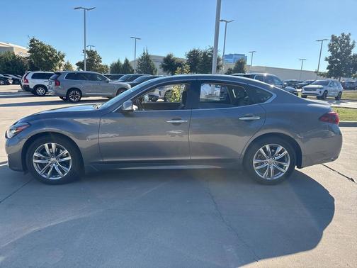 2019 INFINITI Q70 3.7 LUXE