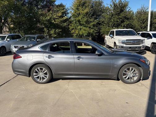 2019 INFINITI Q70 3.7 LUXE