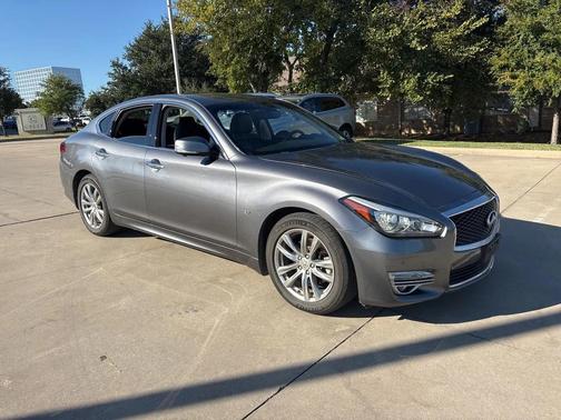 2019 INFINITI Q70 3.7 LUXE