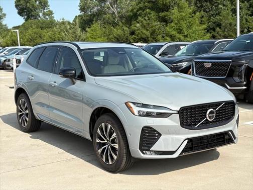 2025 Volvo XC60 B5 Plus