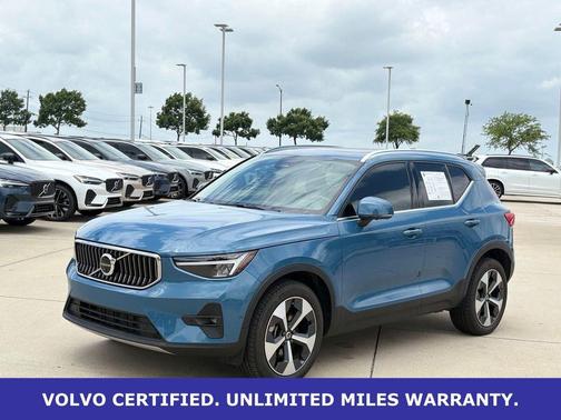 Fjord Blue Metallic 2025 Volvo XC40 B5 Plus Bright Theme