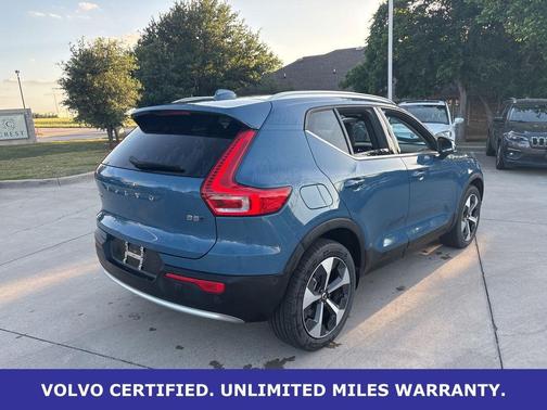Fjord Blue Metallic 2025 Volvo XC40 B5 Plus Bright Theme