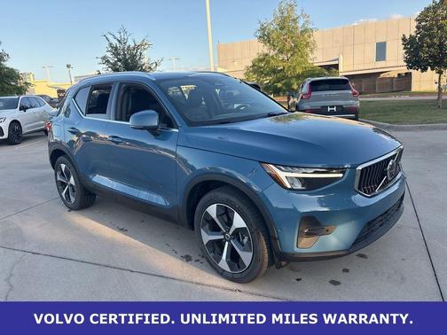 Fjord Blue Metallic 2025 Volvo XC40 B5 Plus Bright Theme
