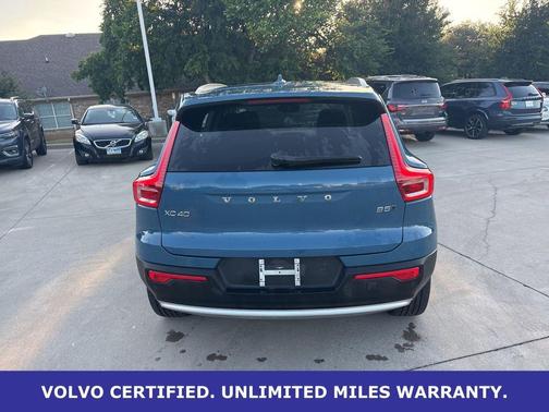 Fjord Blue Metallic 2025 Volvo XC40 B5 Plus Bright Theme