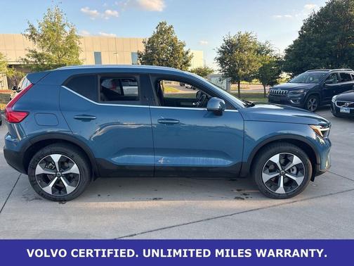 Fjord Blue Metallic 2025 Volvo XC40 B5 Plus Bright Theme