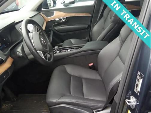 2024 Volvo XC90 B6 Plus Bright Theme