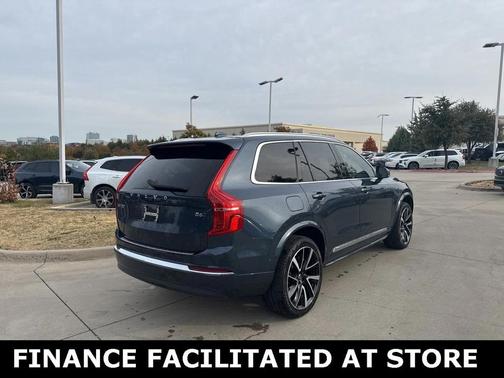 2024 Volvo XC90 B6 Plus Bright Theme