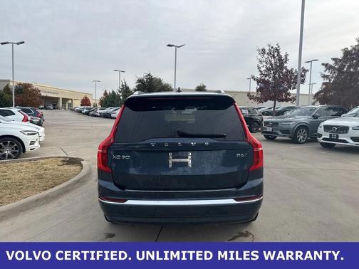 2024 Volvo XC90 B6 Plus Bright Theme