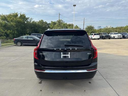 2025 Volvo XC90 B6 Plus 7-Seater