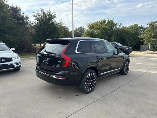 2025 Volvo XC90 B6 Plus 7-Seater