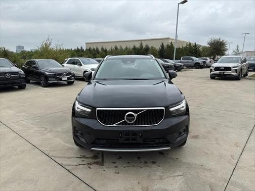 2021 Volvo XC40 T5 Momentum