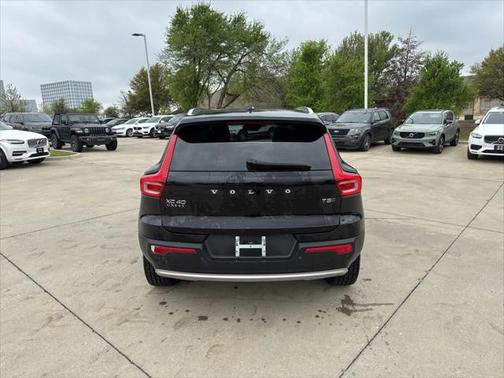2021 Volvo XC40 T5 Momentum