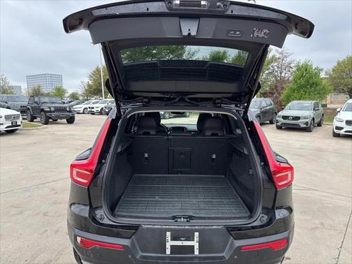 2021 Volvo XC40 T5 Momentum