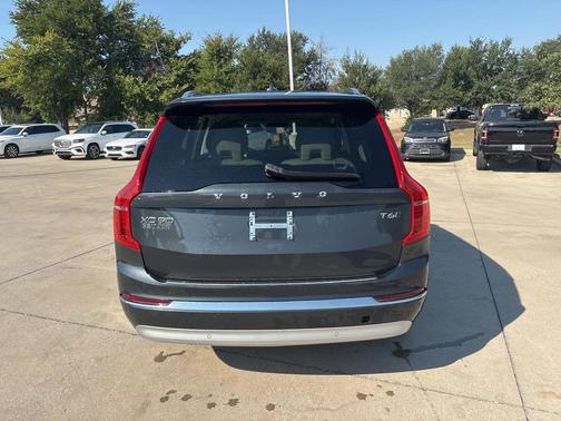 2022 Volvo XC90 T6 Inscription
